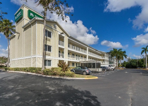 HomeTowne Studios Fort Lauderdale image 8